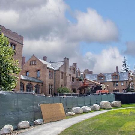 Cranwell Spa And Golf Resort (Adults Only) Lenox Exterior photo