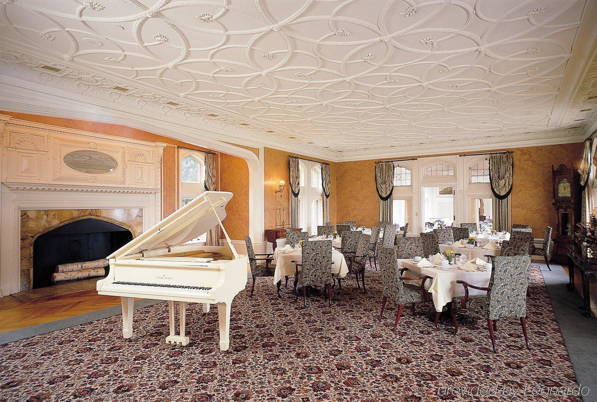 Cranwell Spa And Golf Resort (Adults Only) Lenox Restaurant photo