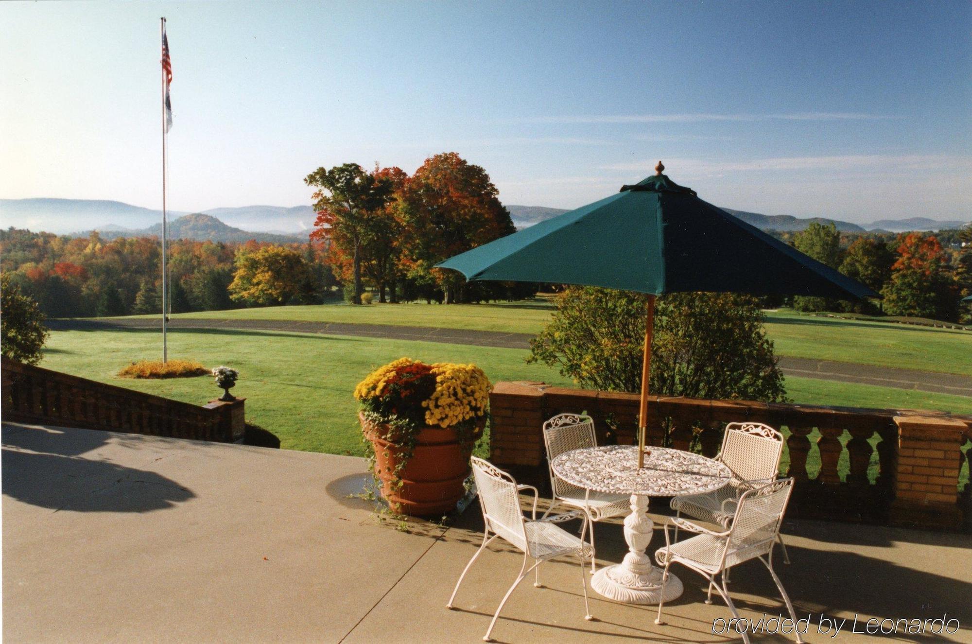 Cranwell Spa And Golf Resort (Adults Only) Lenox Restaurant photo