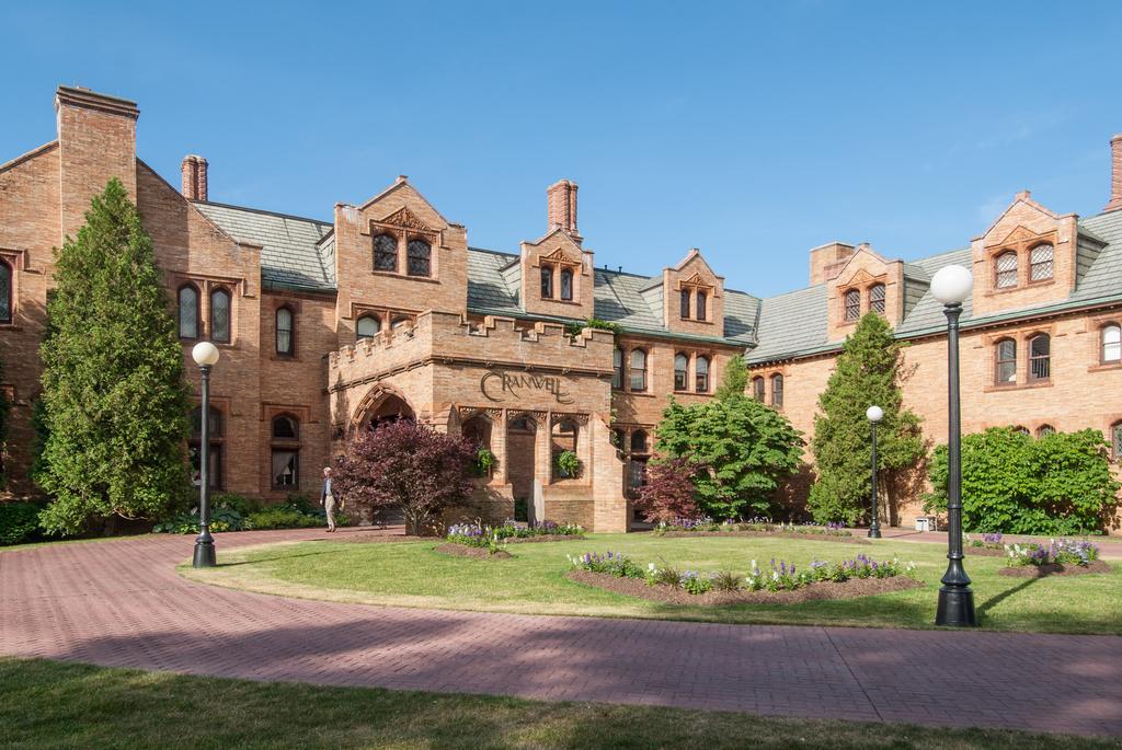 Cranwell Spa And Golf Resort (Adults Only) Lenox Exterior photo