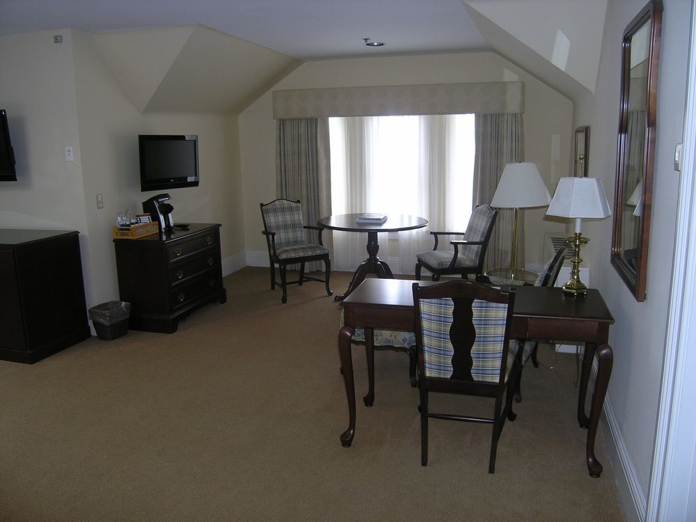 Cranwell Spa And Golf Resort (Adults Only) Lenox Exterior photo