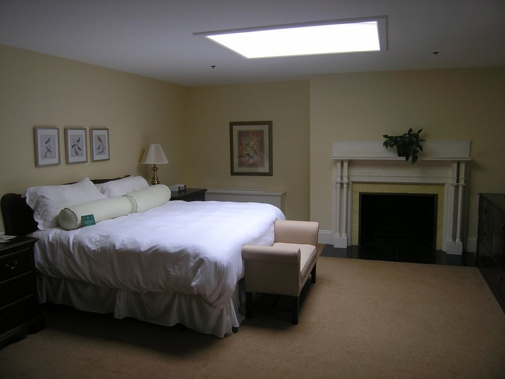Cranwell Spa And Golf Resort (Adults Only) Lenox Exterior photo