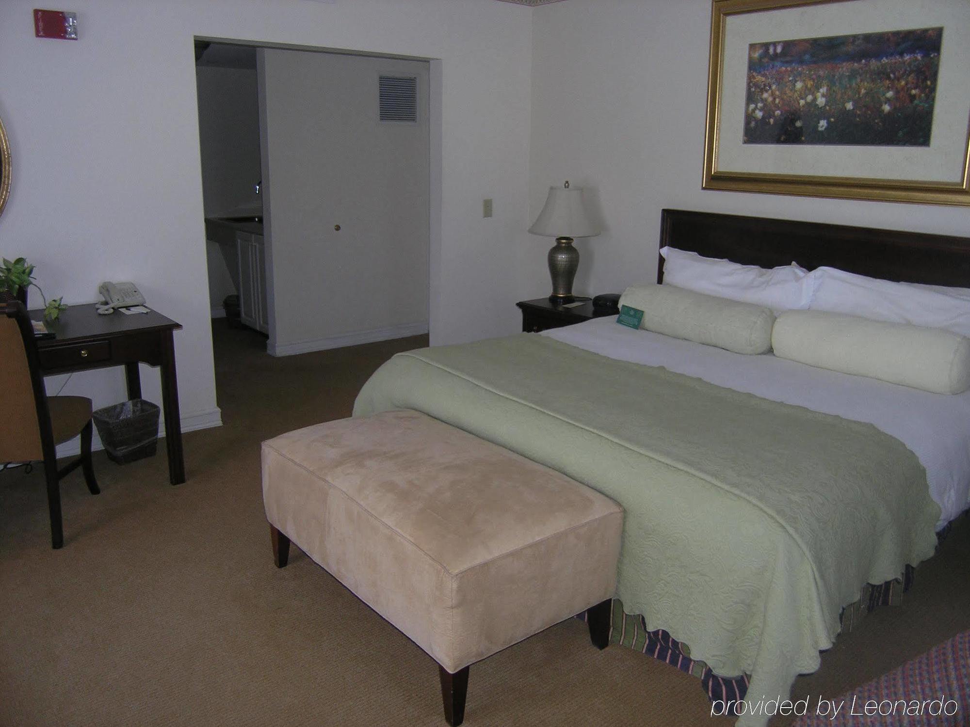 Cranwell Spa And Golf Resort (Adults Only) Lenox Exterior photo