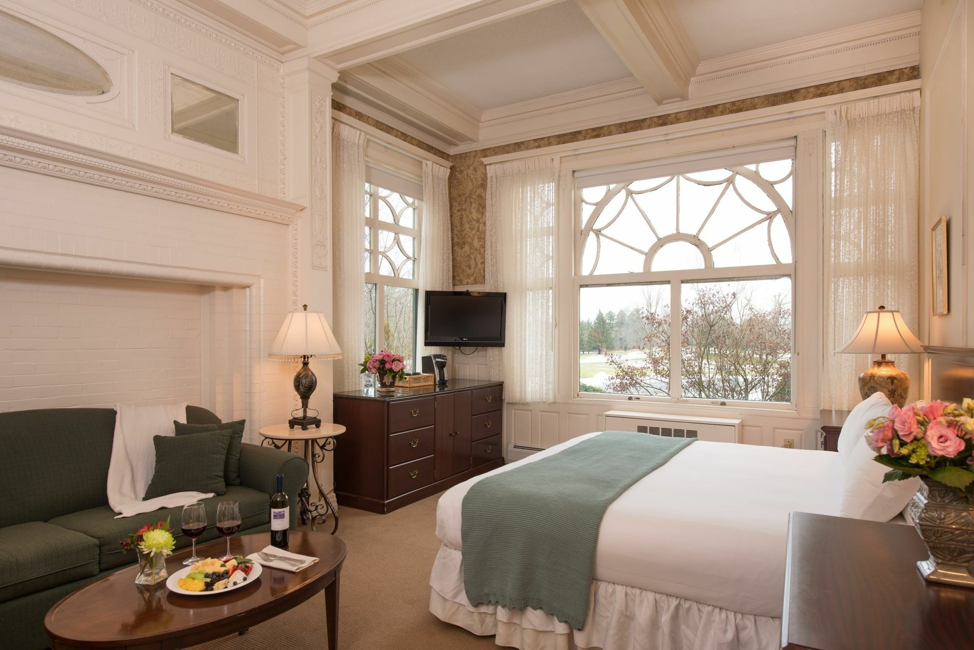 Cranwell Spa And Golf Resort (Adults Only) Lenox Exterior photo